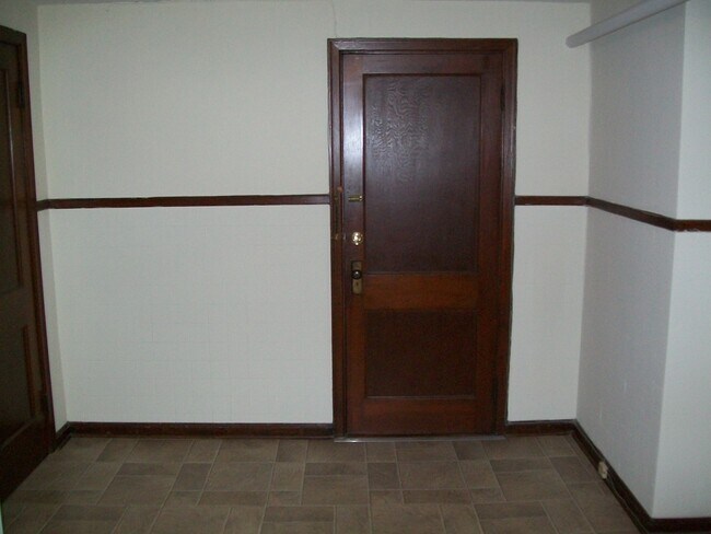 Building Photo - 115 Glenmary Ave
