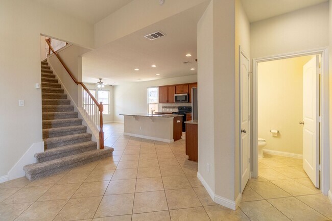 Building Photo - Gorgeous 3 bed / 2.5 bath just North of The Domain!