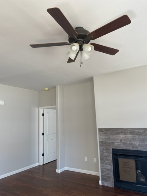 Building Photo - 415 Stanford Ln