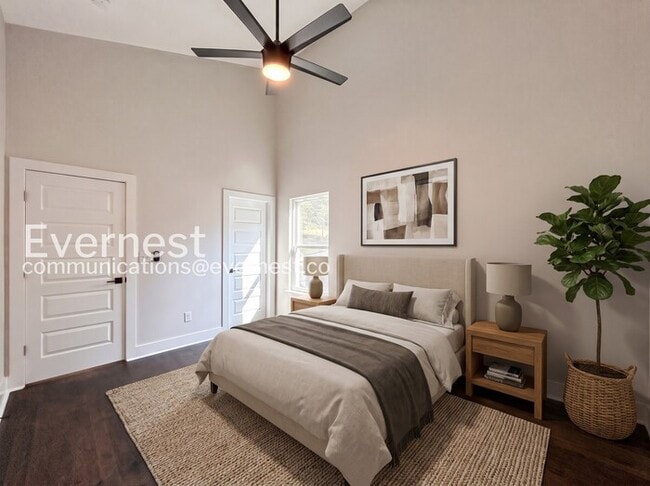 Building Photo - 2 Bed/1 Bath Home with Fenced Yard / Available Now!