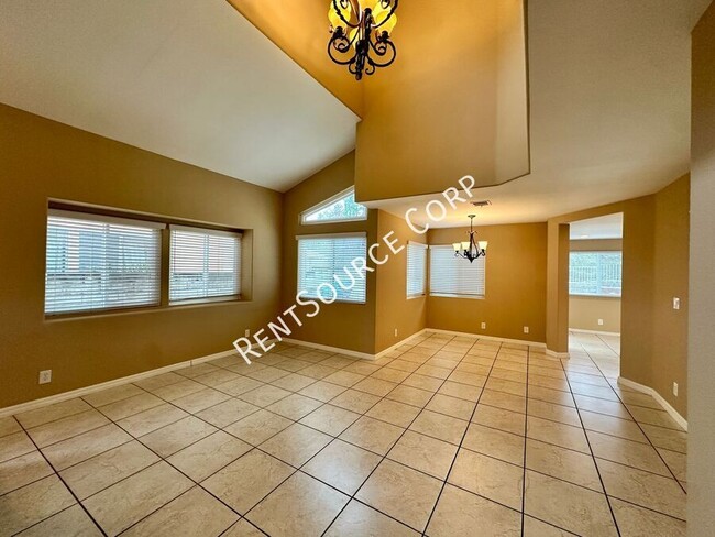 Building Photo - 3 Bedroom (2 Masters), 3 Full Bath House f...