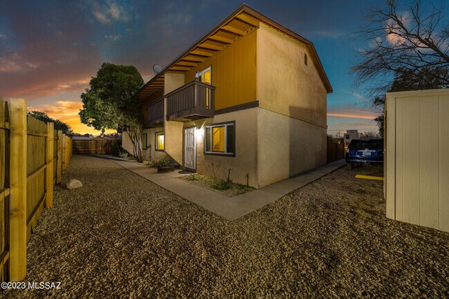 Foto del edificio - 2811 N Mountain Ave