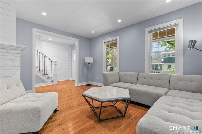Building Photo - 38 Beecher Pl