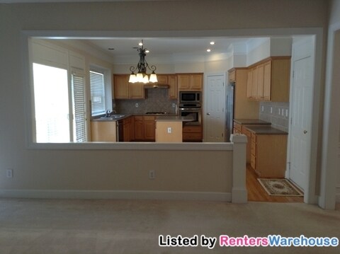 Building Photo - 1115 Mountclaire Dr