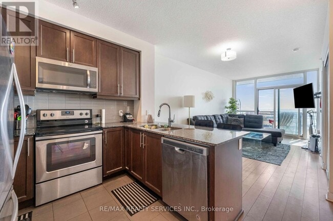 Building Photo - 3975-3975 Grand Park Dr