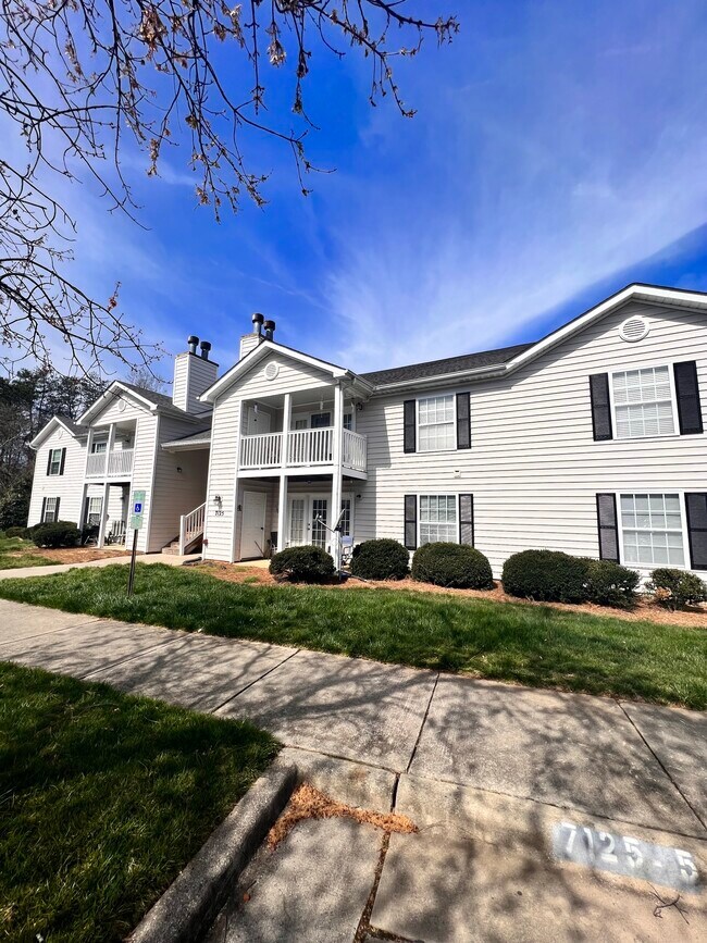 Building Photo - 7125 W Friendly Ave