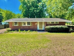 Building Photo - 3600 Nottingham Rd