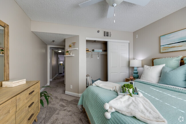 2 BR, 2 BA - 1,040 SF - Royal Palms