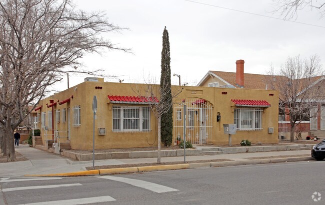 Primary Photo - 123 Edith Blvd SE