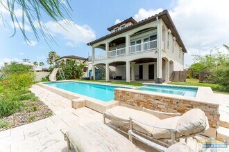 Building Photo - 133 Oleander Dr