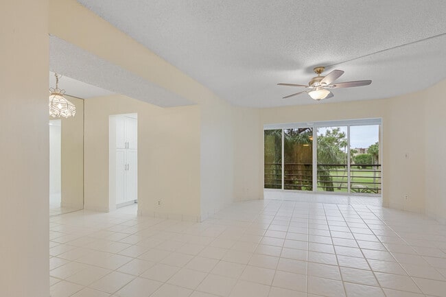 Building Photo - 3810 Via Poinciana