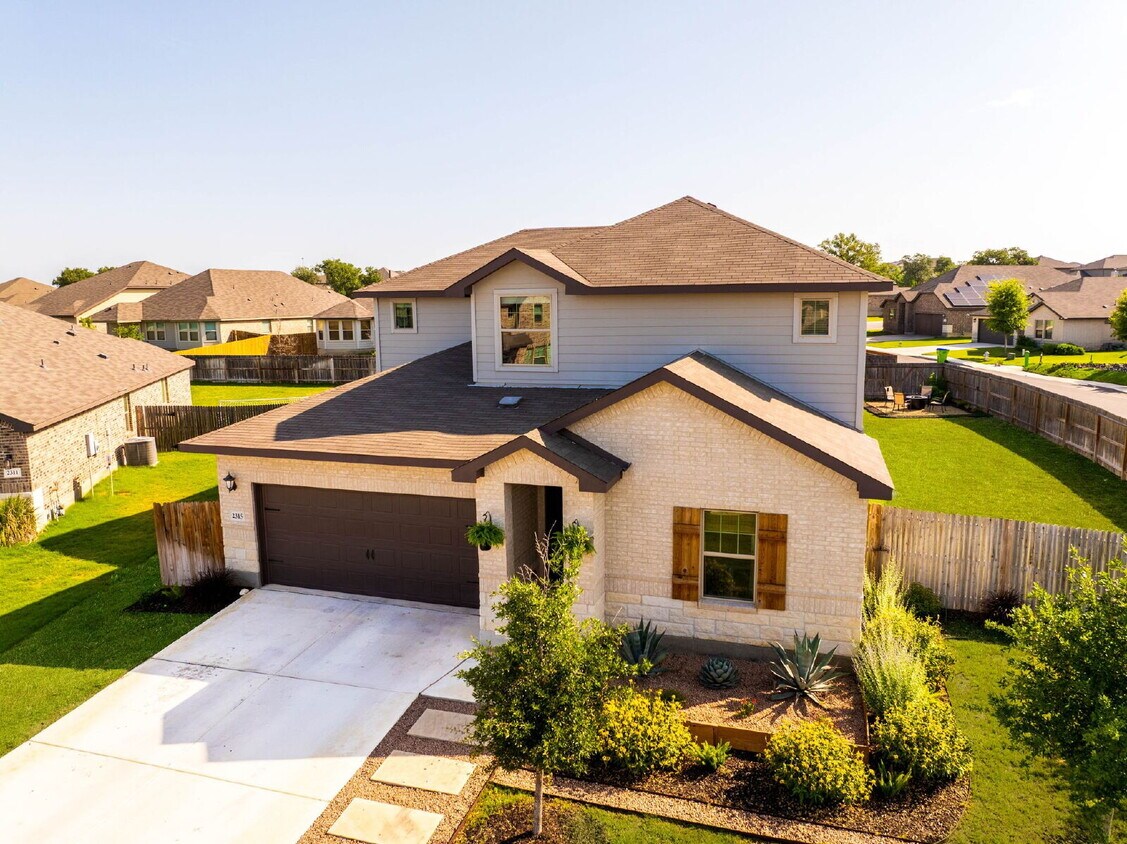Primary Photo - Stylish Corner Homesite on a Quiet Cul-de-...