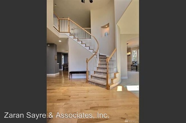 Building Photo - 1720 Pointe Woodworth Dr NE