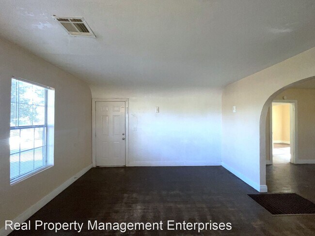Building Photo - 2 br, 1 bath House - 3644 NW 13th St