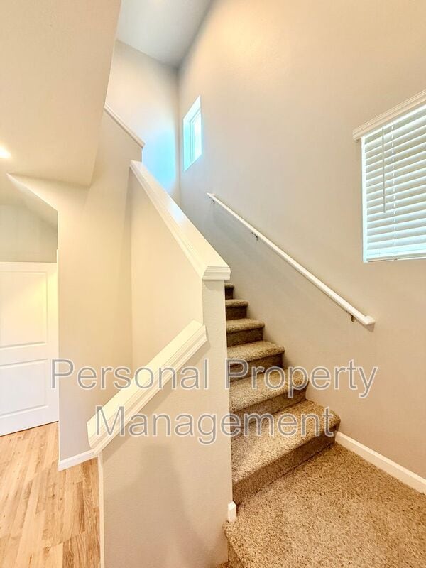 Building Photo - 2727 S White Salmon Dr