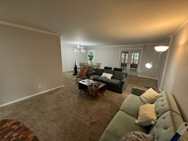 Photo - Cozy Freshly Updated 4BR/2BA on Green Acres- Available Now!!! House