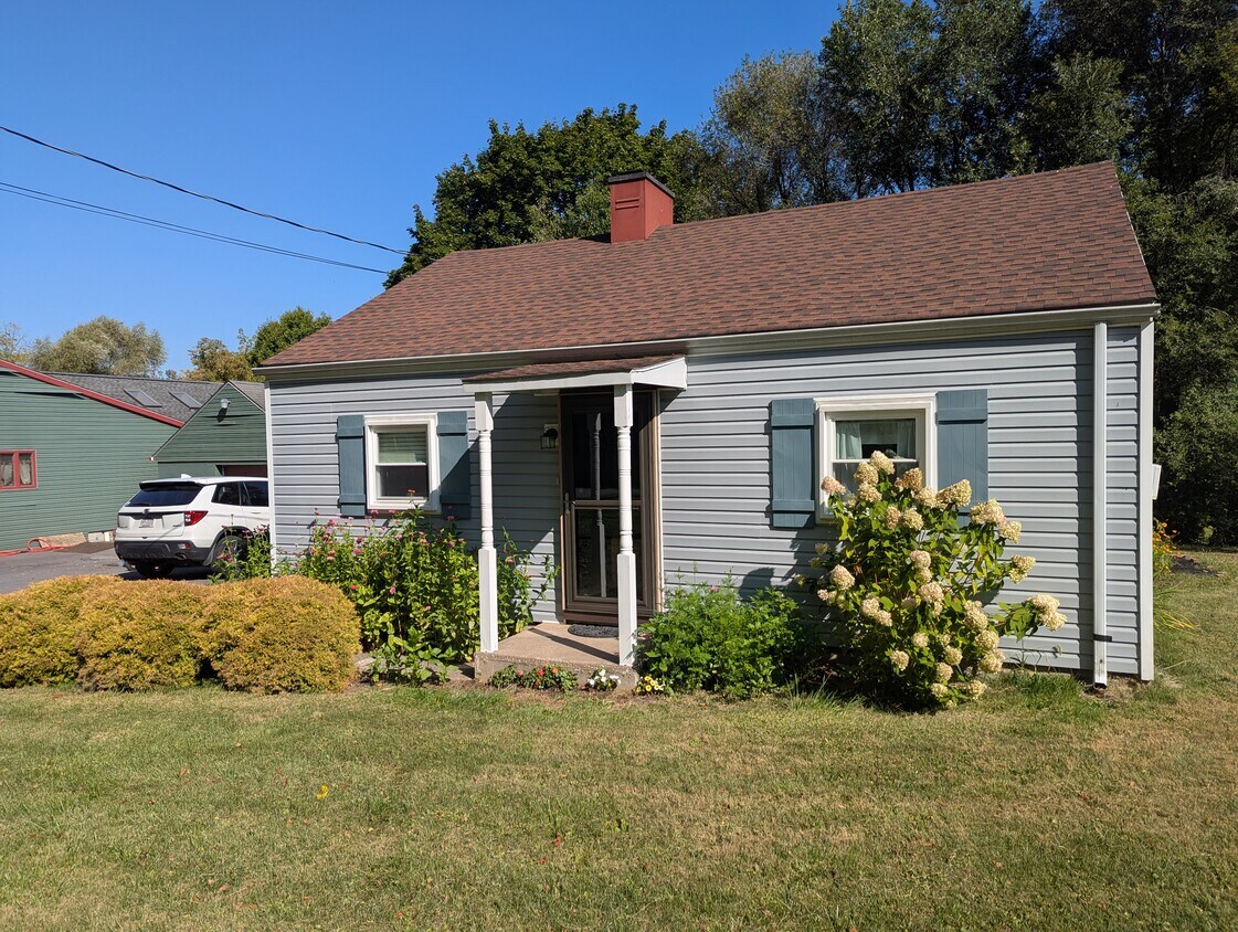 Frente - 309 W Main St