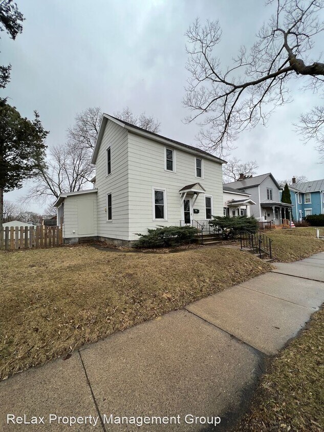 4 br, 1 bath House 1326 Mississippi St House Rental in La Crosse