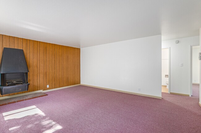 Building Photo - 2041 San Antonio Ave
