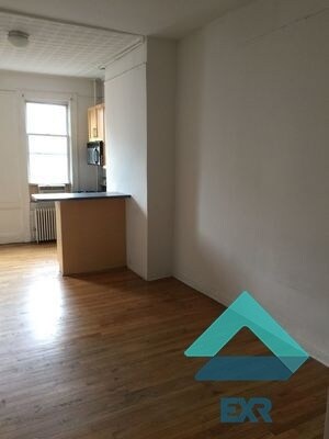 Primary Photo - 90 Berry St