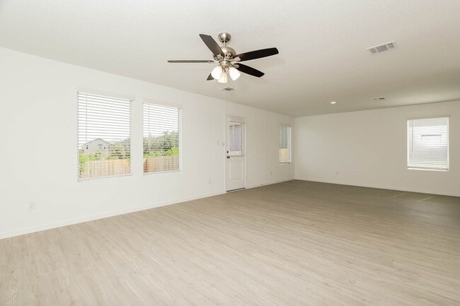 Foto del edificio - 14416 Jenson Crk