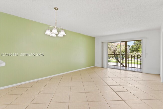 Building Photo - 1100 SW 128th Ave