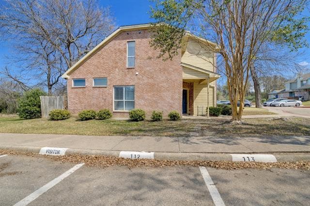 Building Photo - 3946 Brandon Park Dr