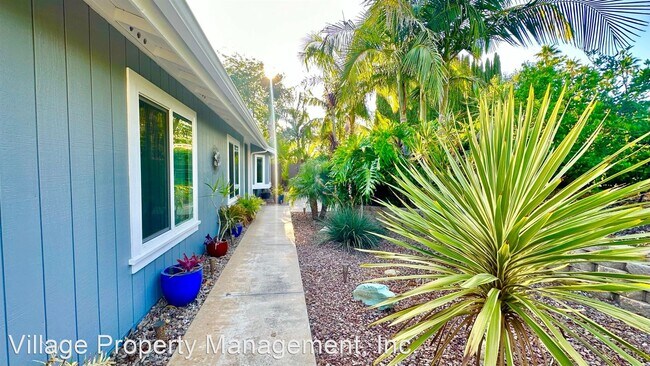 Building Photo - 2 br, 2 bath House - 942 North Main Ave