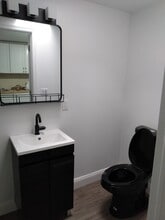 Building Photo - 1209 W 2nd St