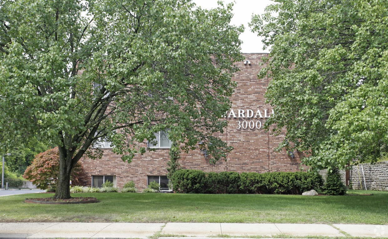 Building Photo - 3000 Wardall Ave