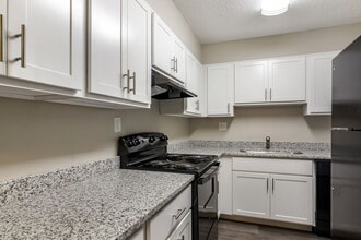 Building Photo - Villages at West Laurel