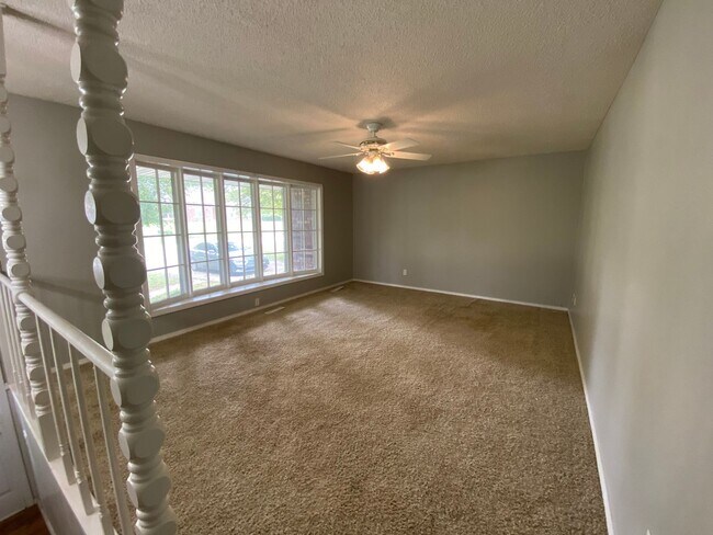 Foto del edificio - 5 Bedroom with walkout basement Available 3/16/2026