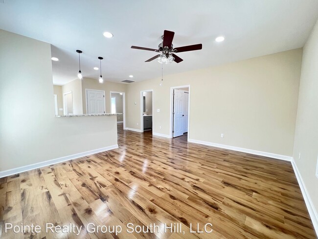 Building Photo - 2 br, 1 bath House - 150 Elm Hill Drive