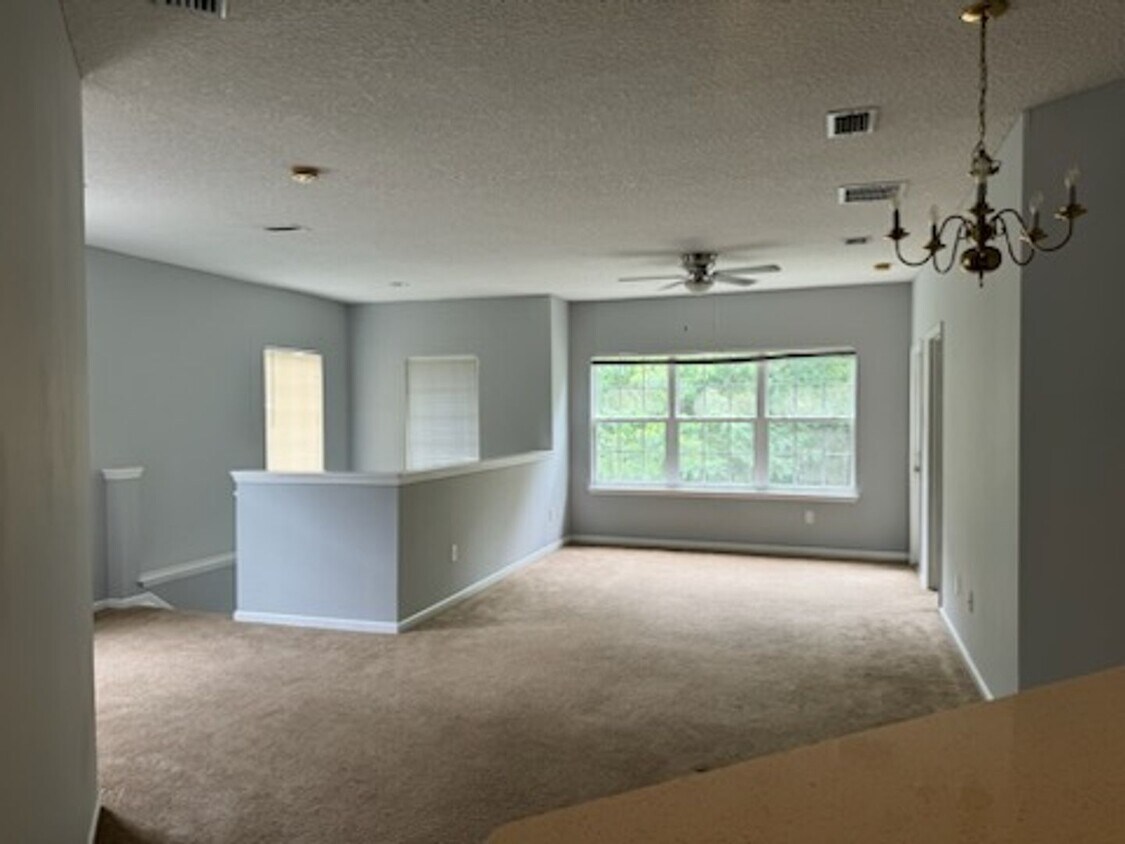 Primary Photo - Brand New 302