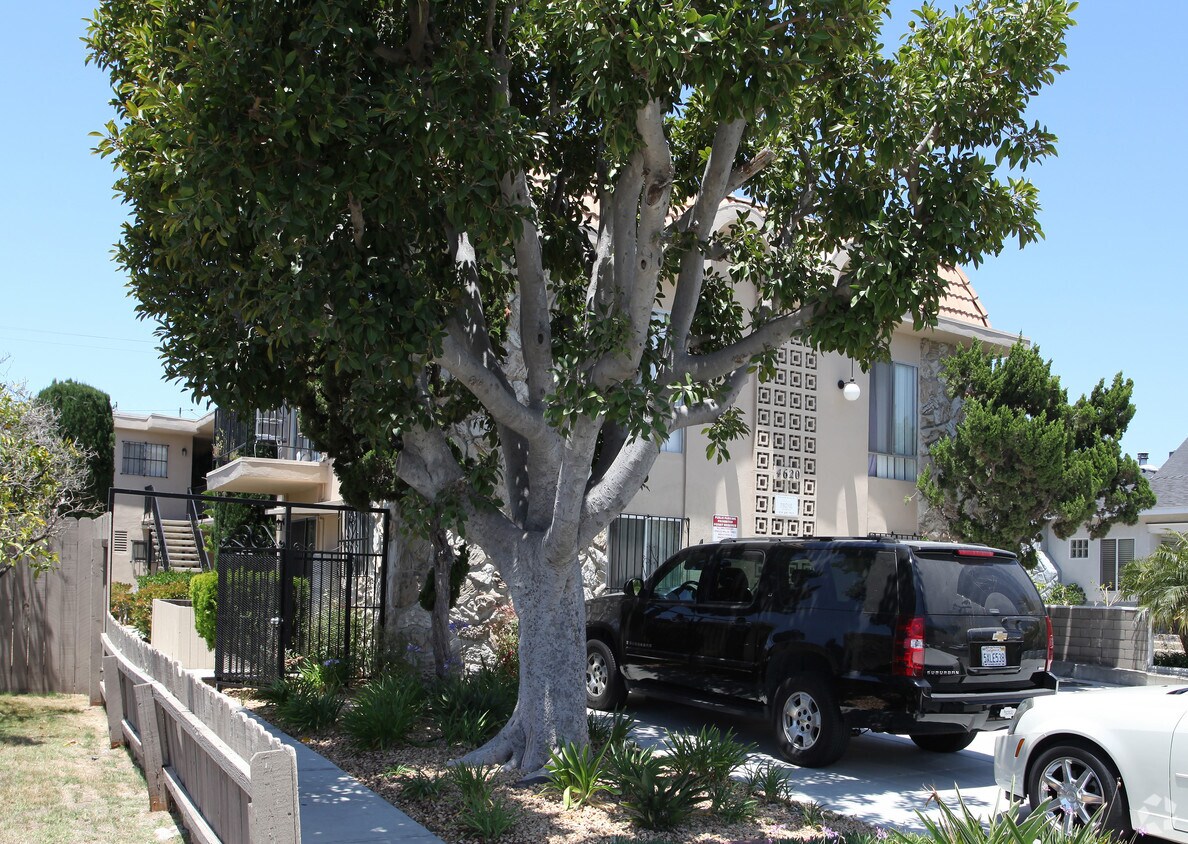 Building Photo - 4620 Hawley Blvd