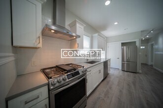 Building Photo - 12-14 Richardson Unit 1