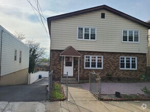 Building Photo - 1009 Liberty Ave