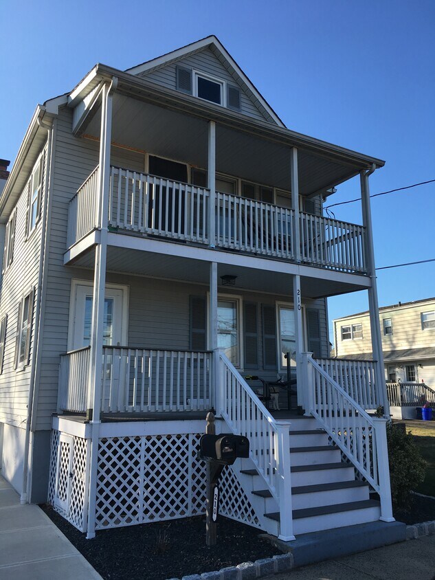 210 S 19th Ave, Manville, NJ 08835 Townhouse for Rent in Manville, NJ