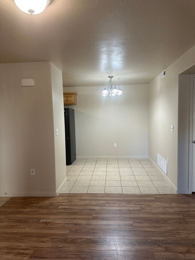 Foto del edificio - 3 bedroom 2 Bath condo