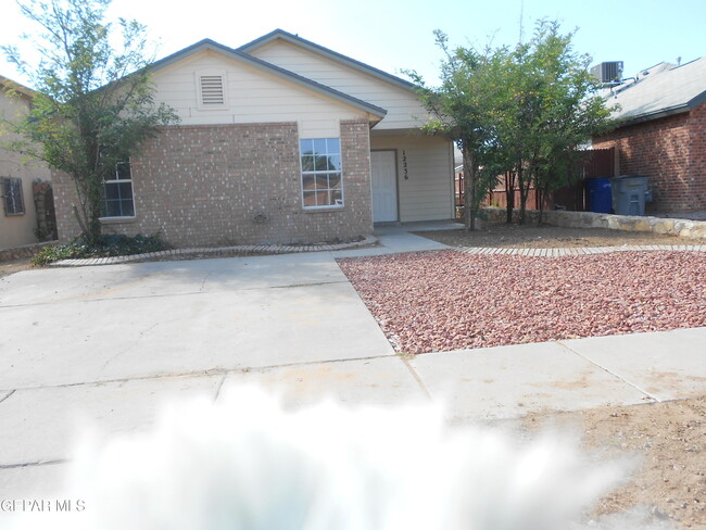 Building Photo - 12236 Tierra Inca Dr