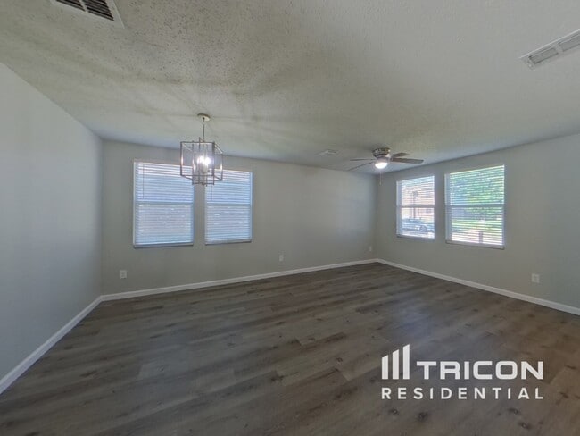 Building Photo - 604 Rocky Springs Dr