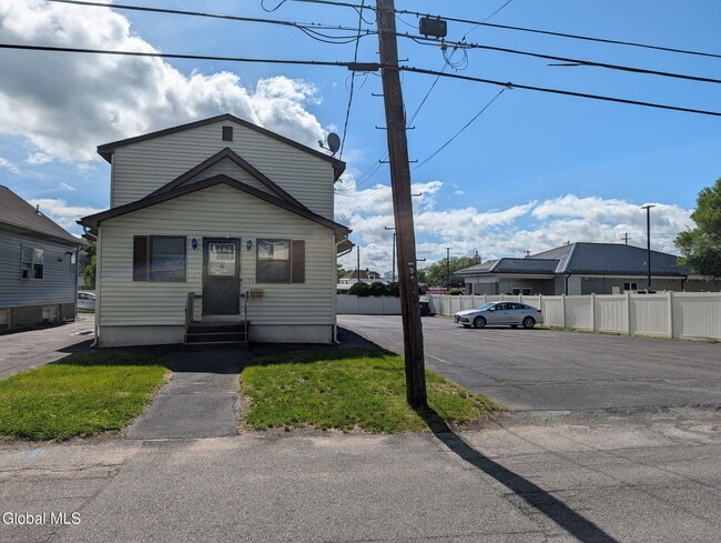 Foto del edificio - 1729 Ferguson St