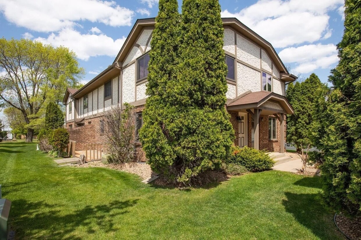 Foto principal - 1411 10th Ave E