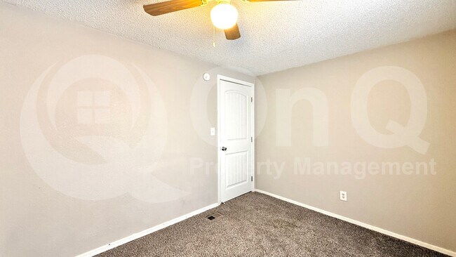 Foto del edificio - 1650 S Arizona Ave