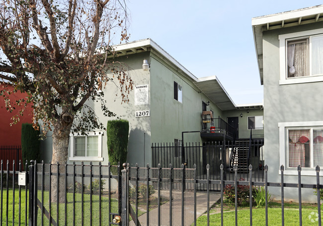 Building Photo - Brook Street Apartments