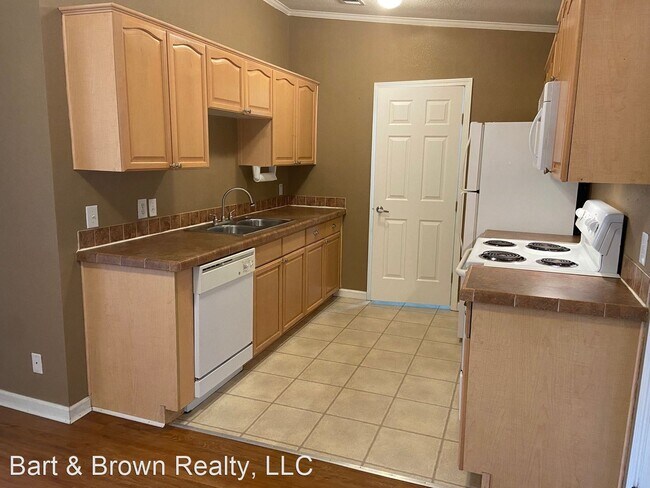 Building Photo - 3 br, 2 bath House - 541 Van Buren Rd.