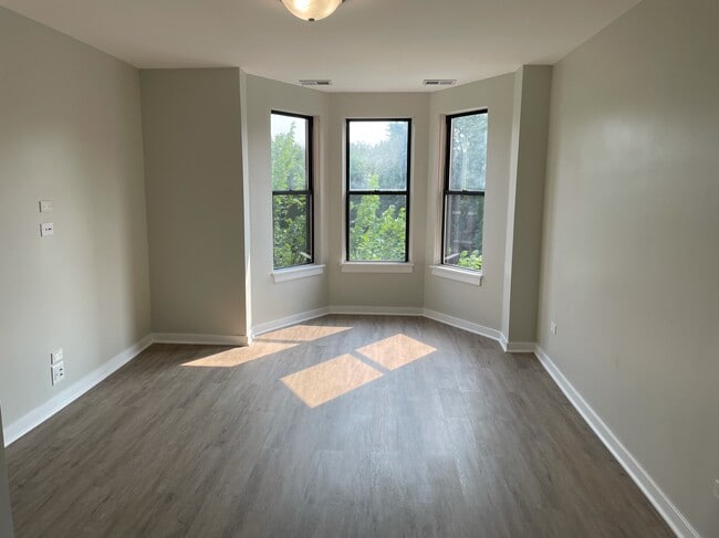 Building Photo - 2677 N Lincoln Ave, Chicago, IL 60614