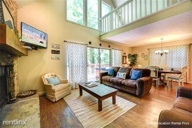Building Photo - 1811 Arolla Ct W