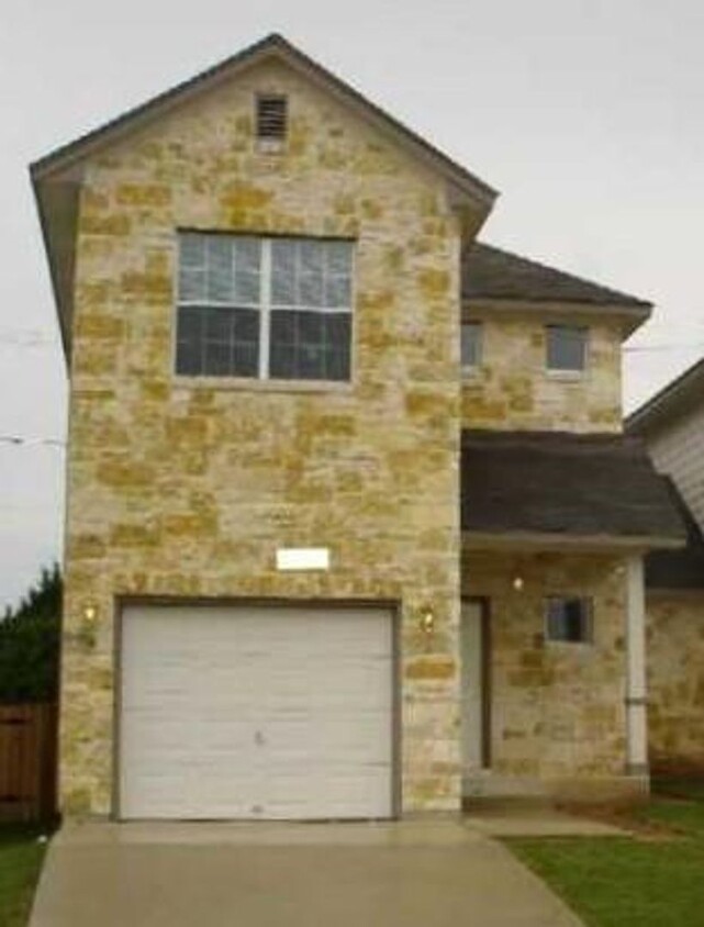 Primary Photo - Charming Duplex in Austin, Tx!