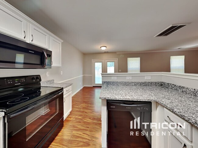 Foto del edificio - 6716 Commack Dr